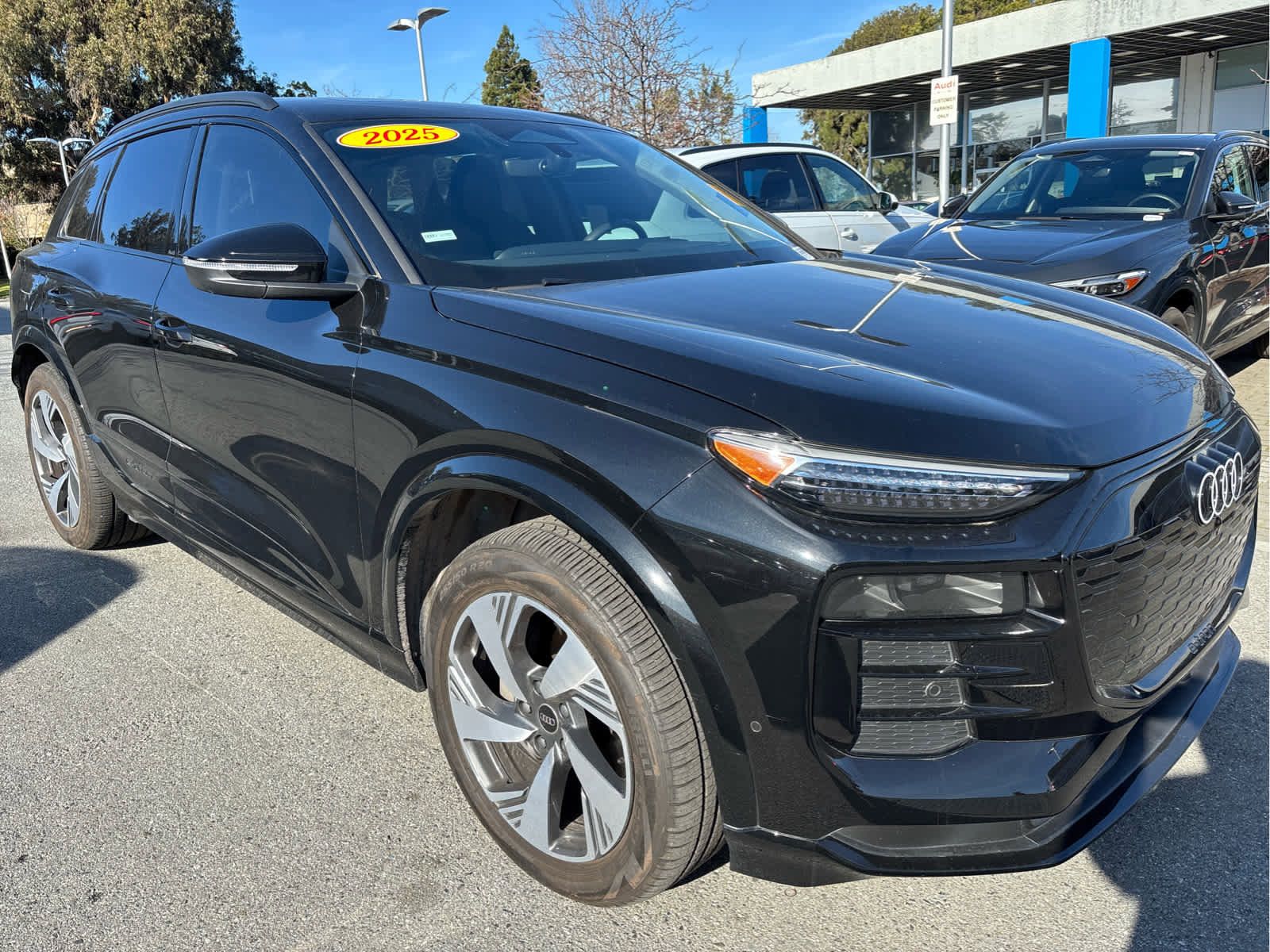 Used 2025 Audi Q6 e-tron Premium Plus w/ Premium Plus image 2