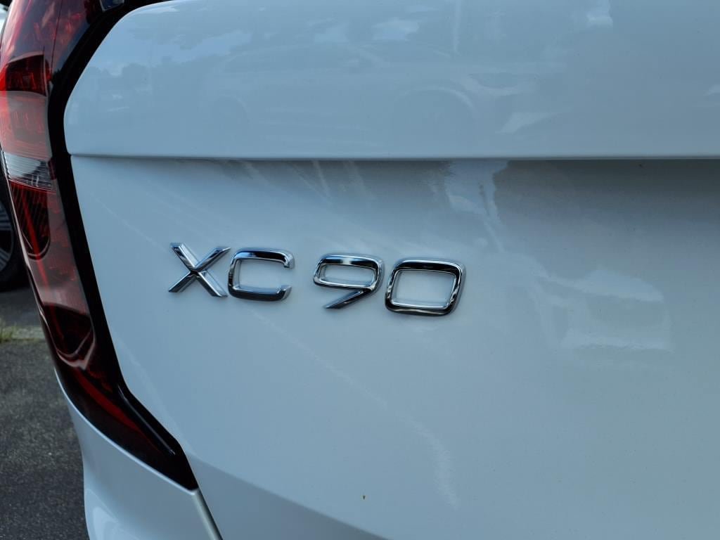 New 2026 Volvo XC90 B5 Plus w/ Protection Package Premier AWD/4WD image 6