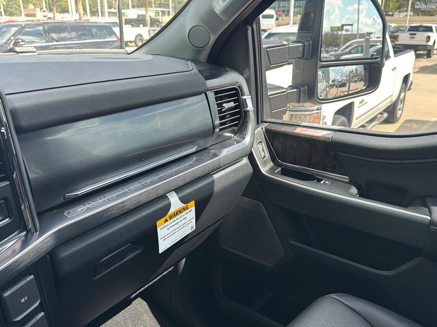 New 2026 Ford F250 Lariat w/ FX4 Off-Road Package image 32