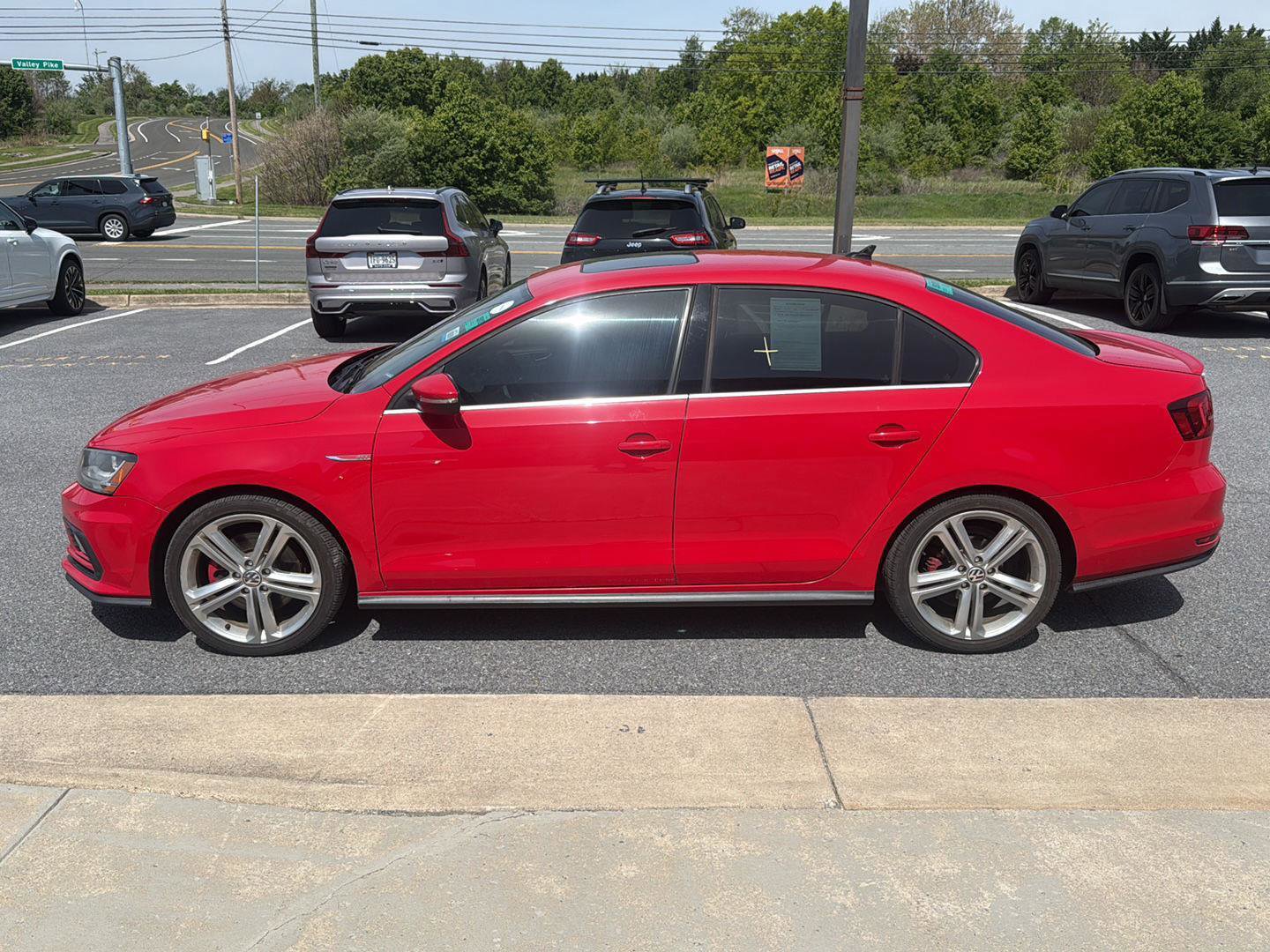 Used 2017 Volkswagen Jetta GLI FWD image 3