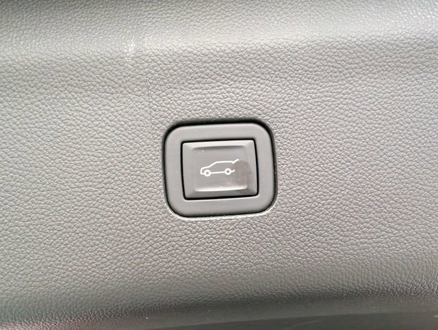 Used 2023 Buick Enclave Essence w/ Experience Buick Package image 21