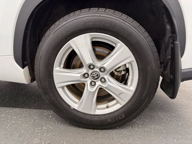 Used 2023 Toyota Highlander L FWD image 20