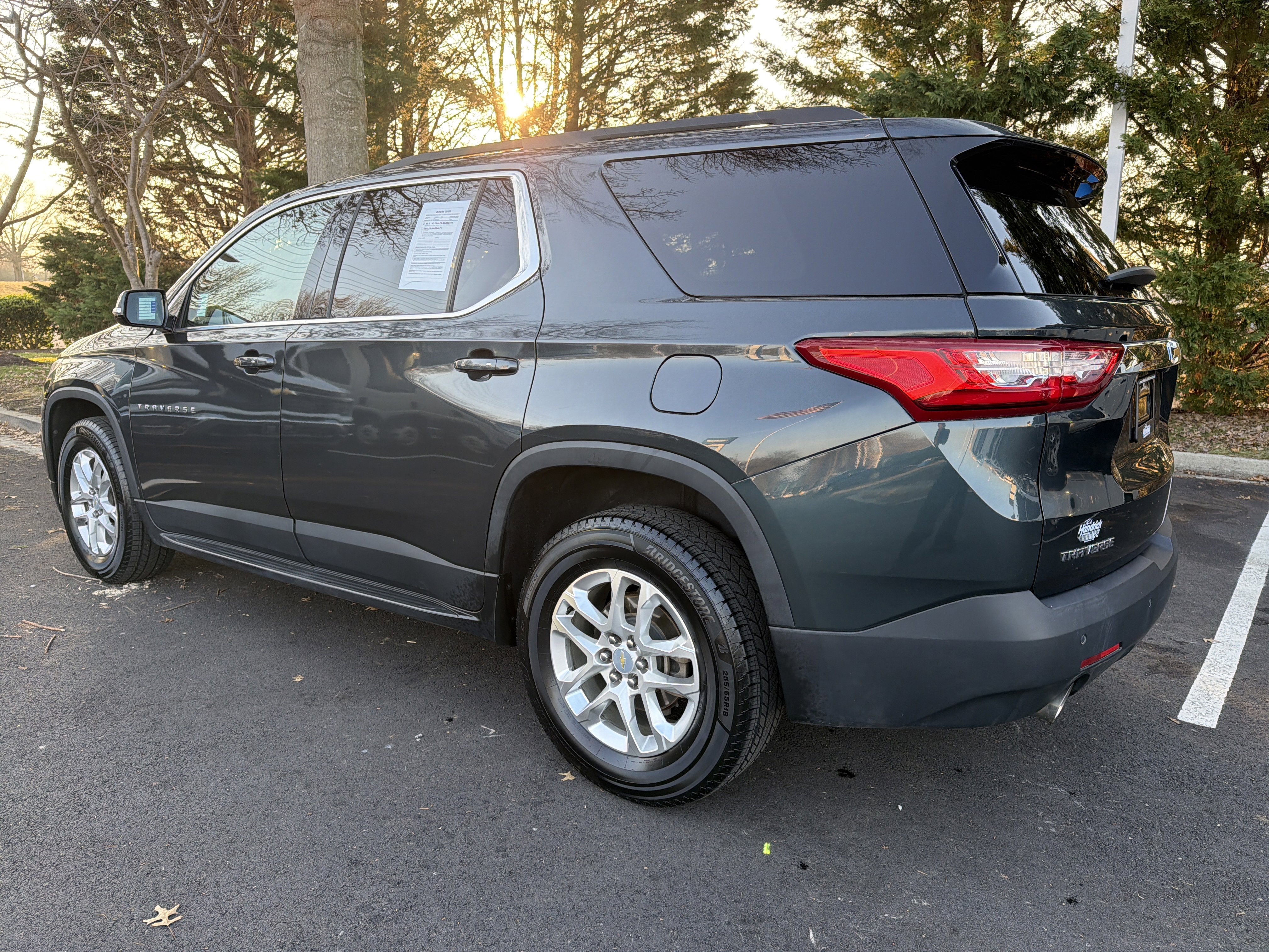 Used 2020 Chevrolet Traverse LT image 8