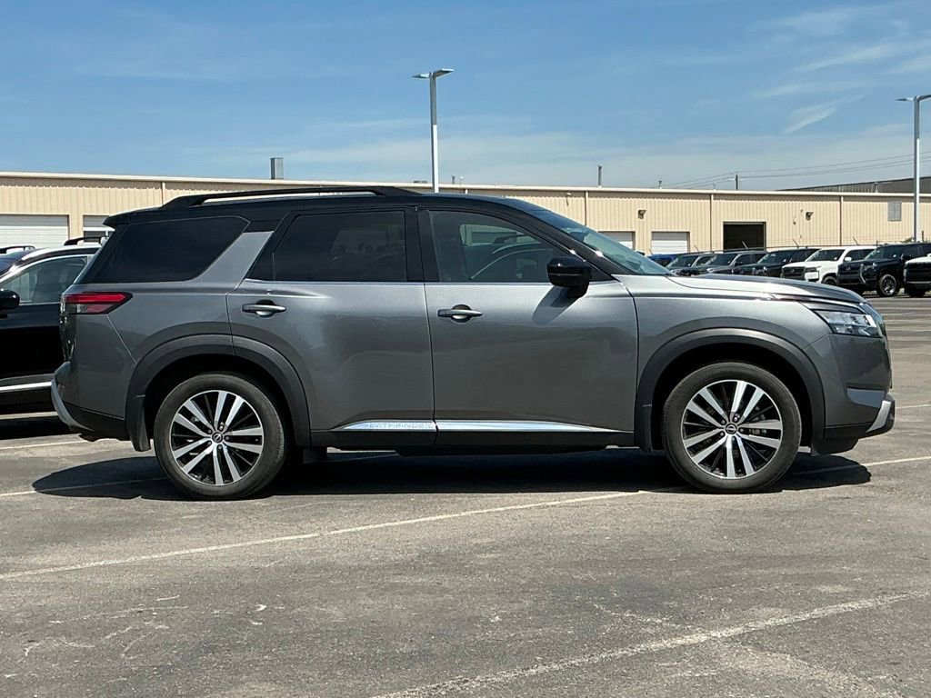 Used 2023 Nissan Pathfinder Platinum AWD/4WD image 32