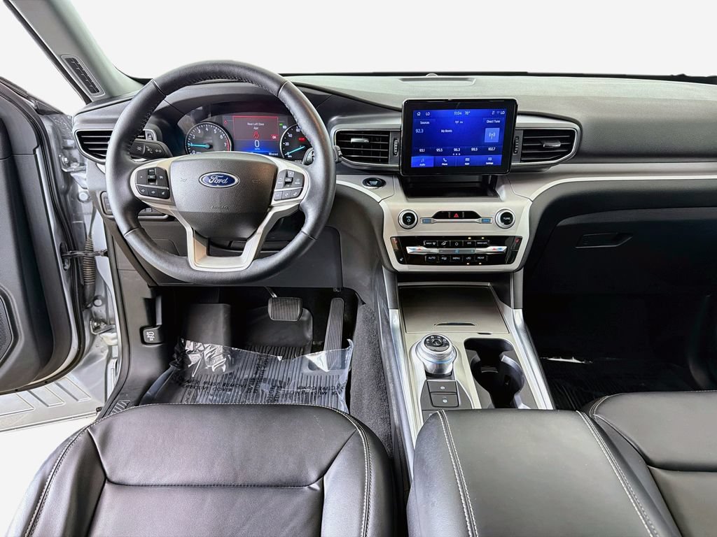 Used 2023 Ford Explorer XLT w/ Equipment Group 202A AWD/4WD image 27