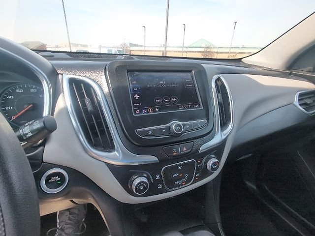 Used 2022 Chevrolet Equinox LS image 9