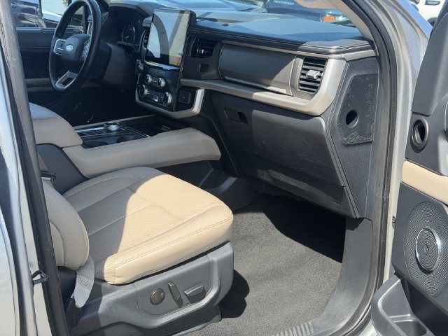 Used 2024 Ford Expedition Max XLT RWD image 16