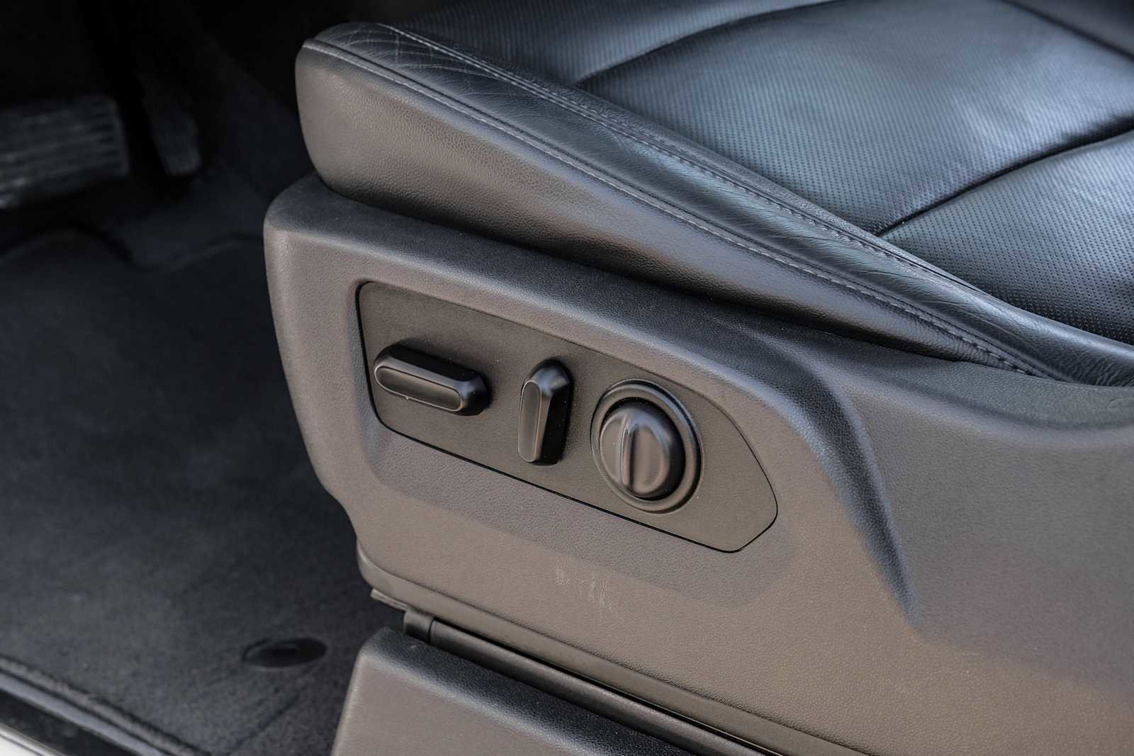 Used 2020 GMC Sierra 1500 SLT image 34