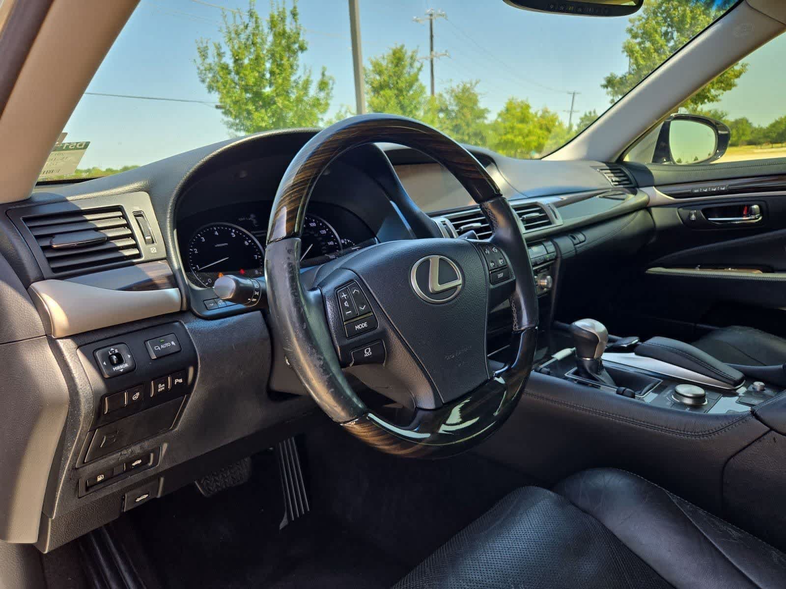 Used 2013 Lexus LS 460 w/ Comfort Pkg RWD video 2