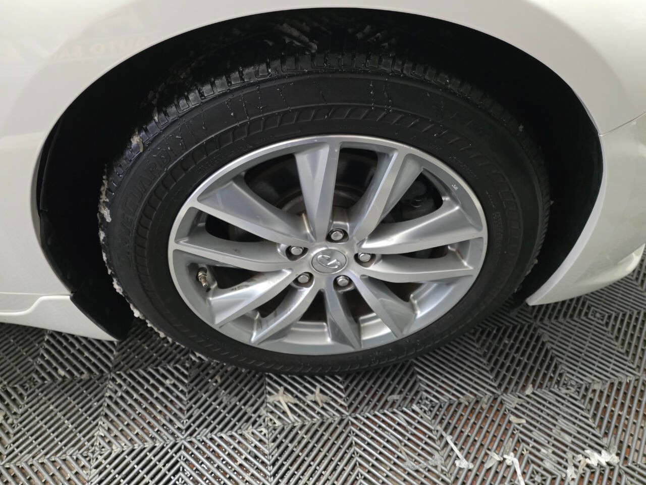 Used 2015 INFINITI Q50 image 34