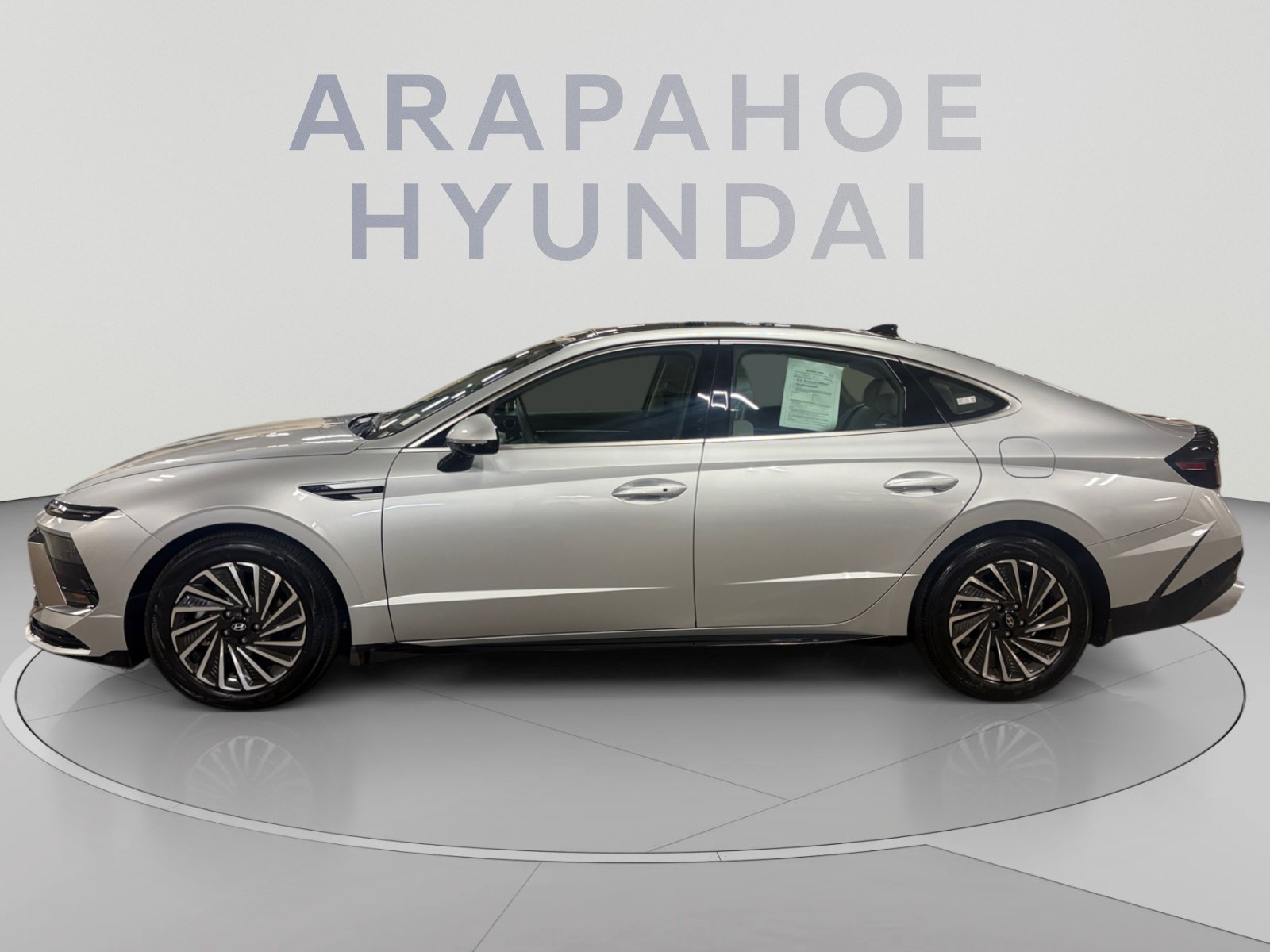 Used 2026 Hyundai Sonata SEL FWD image 2