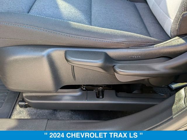 Certified 2024 Chevrolet Trax LS w/ LS Convenience Package image 15