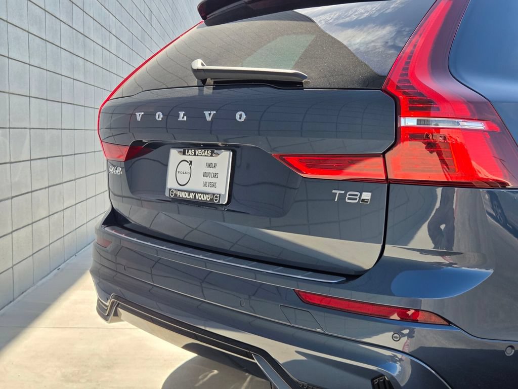 Used 2025 Volvo XC60 T8 Plus w/ Protection Package Premier AWD/4WD image 11