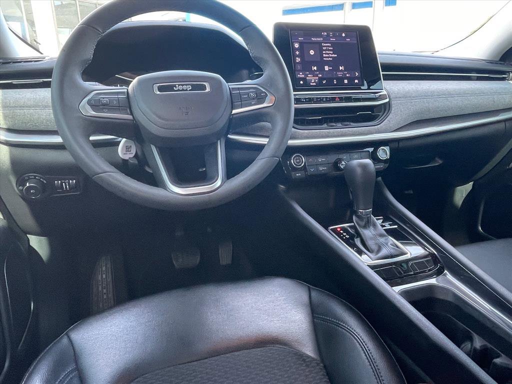 Used 2022 Jeep Compass Latitude FWD image 9