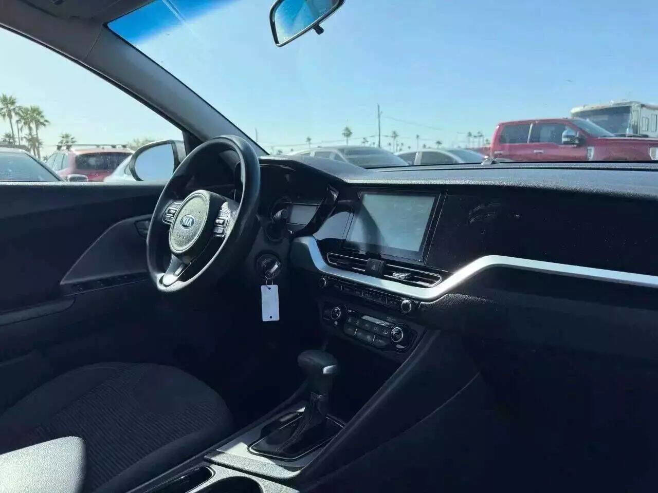 Used 2020 Kia Niro LX image 29