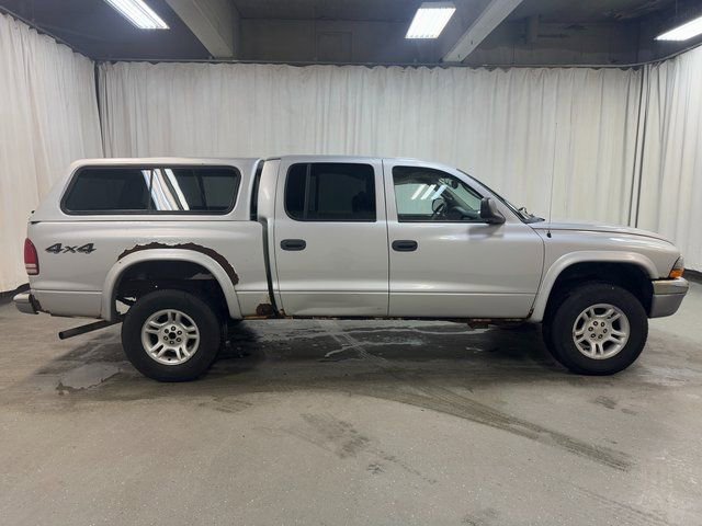 Used 2004 Dodge Dakota SLT w/ Deluxe Convenience Group image 3