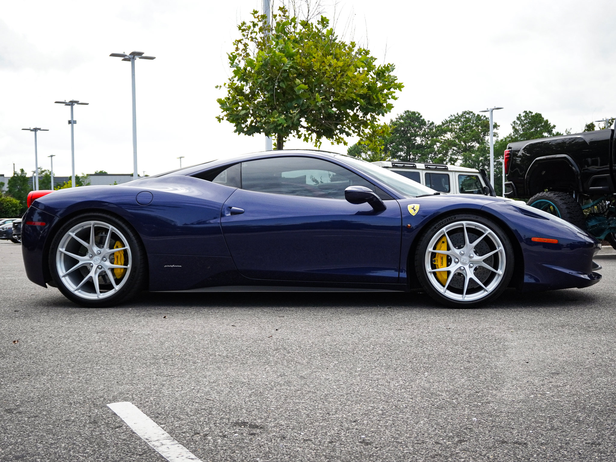 Used 2013 Ferrari 458 Italia Coupe RWD image 13