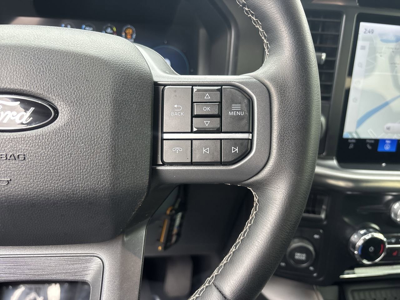 Used 2025 Ford F150 Lariat w/ Equipment Group 502A High image 31