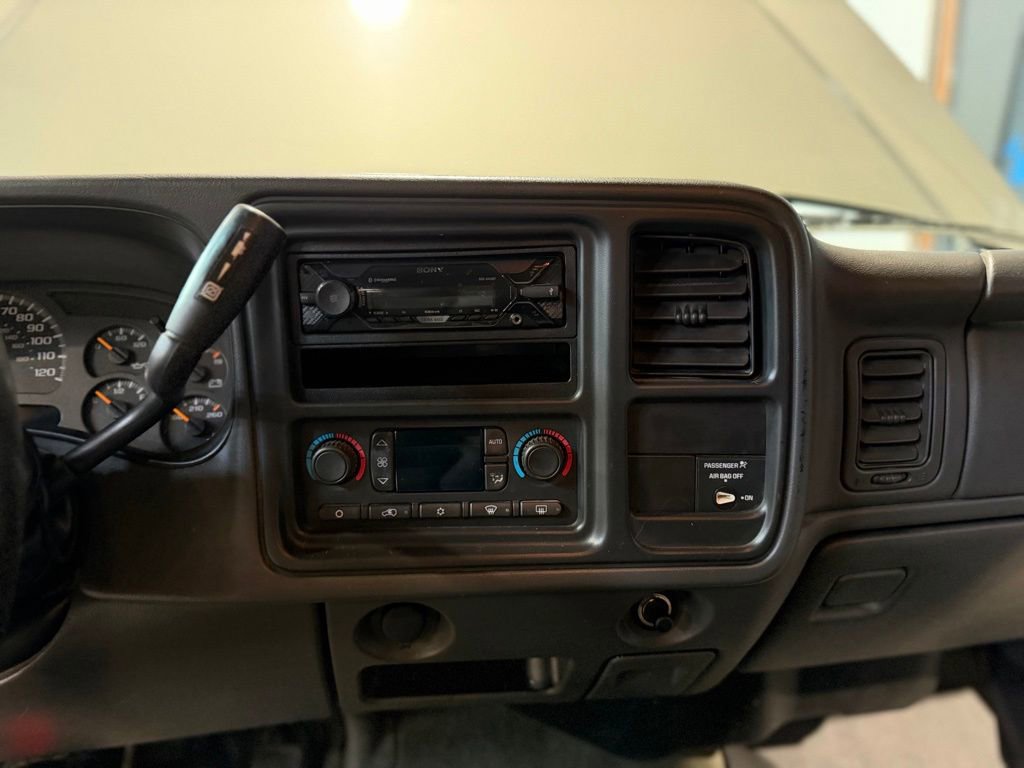 Used 2003 Chevrolet Silverado 2500 LS AWD/4WD image 16