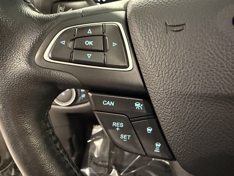 Used 2019 Ford Escape Titanium AWD/4WD image 38