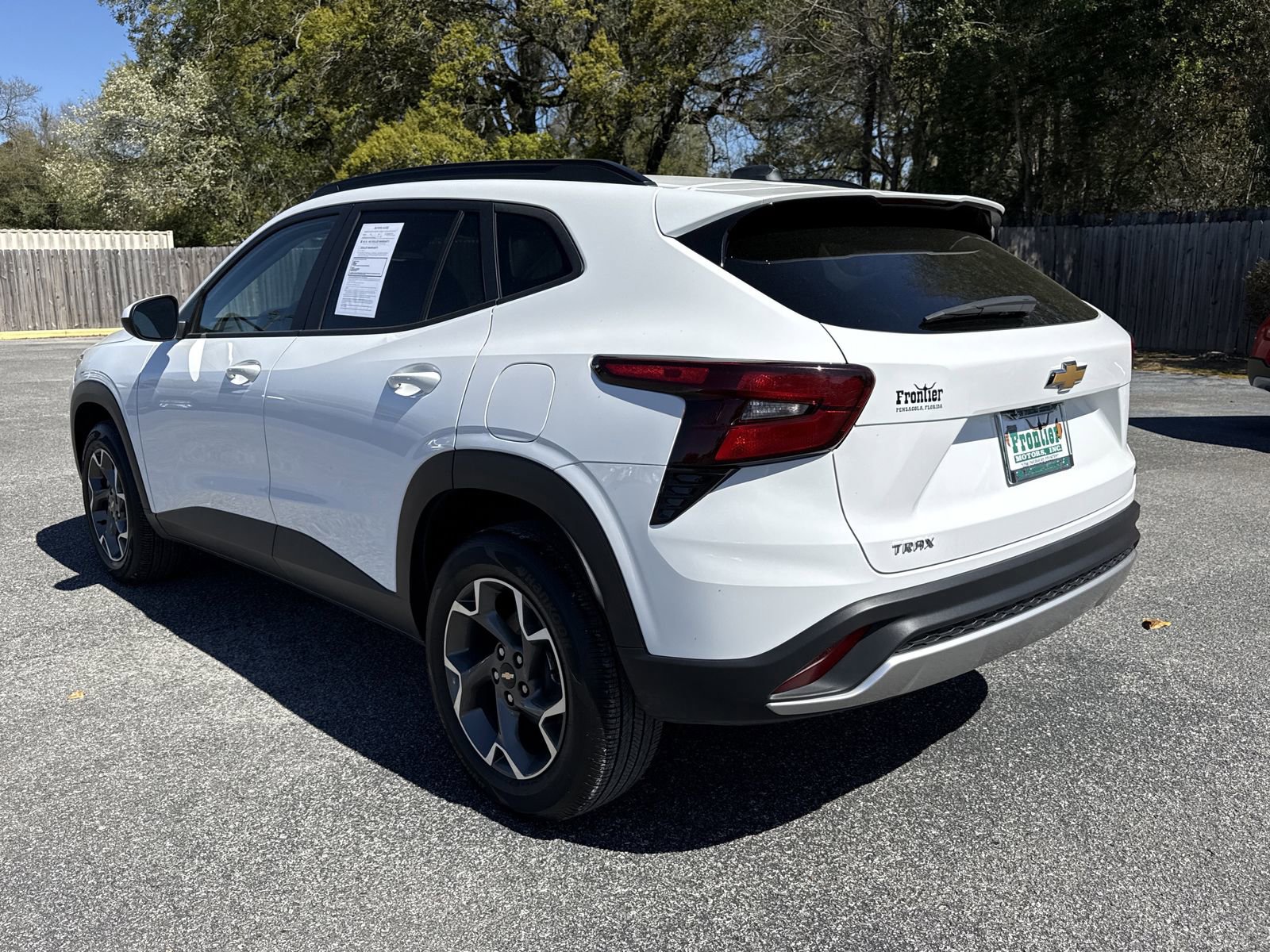 Used 2024 Chevrolet Trax LT FWD image 3