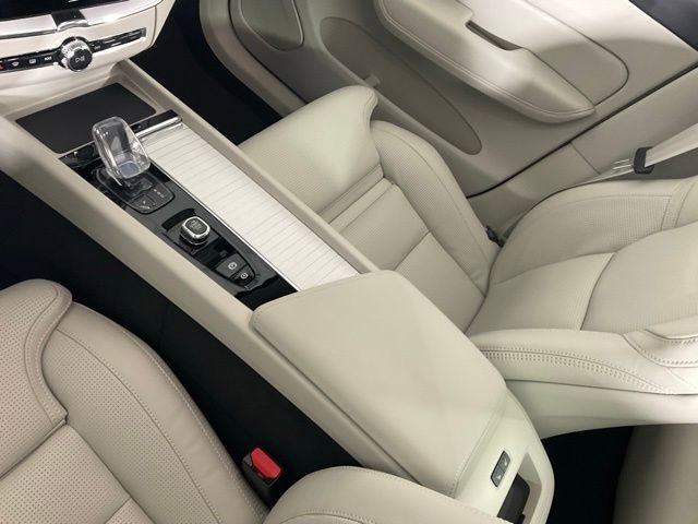 New 2026 Volvo XC60 T8 Ultra image 22