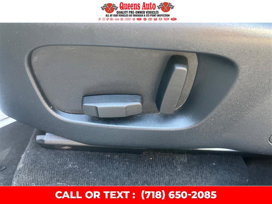 Used 2018 Land Rover Range Rover Velar S AWD/4WD image 22