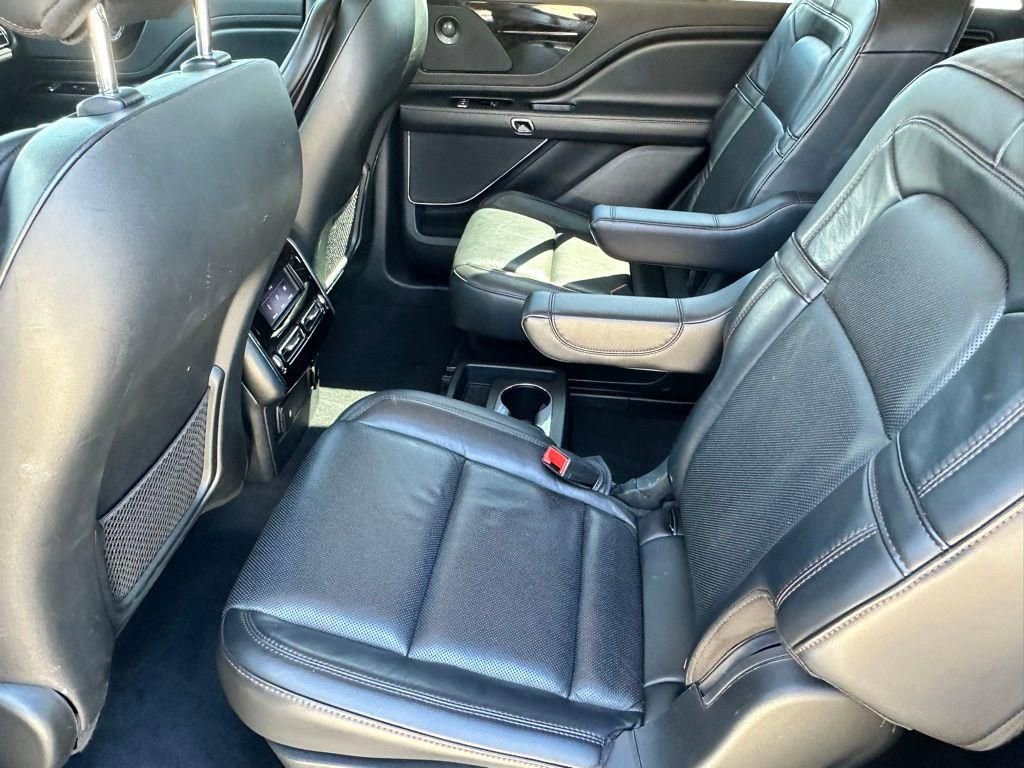 Used 2023 Lincoln Aviator Reserve image 7