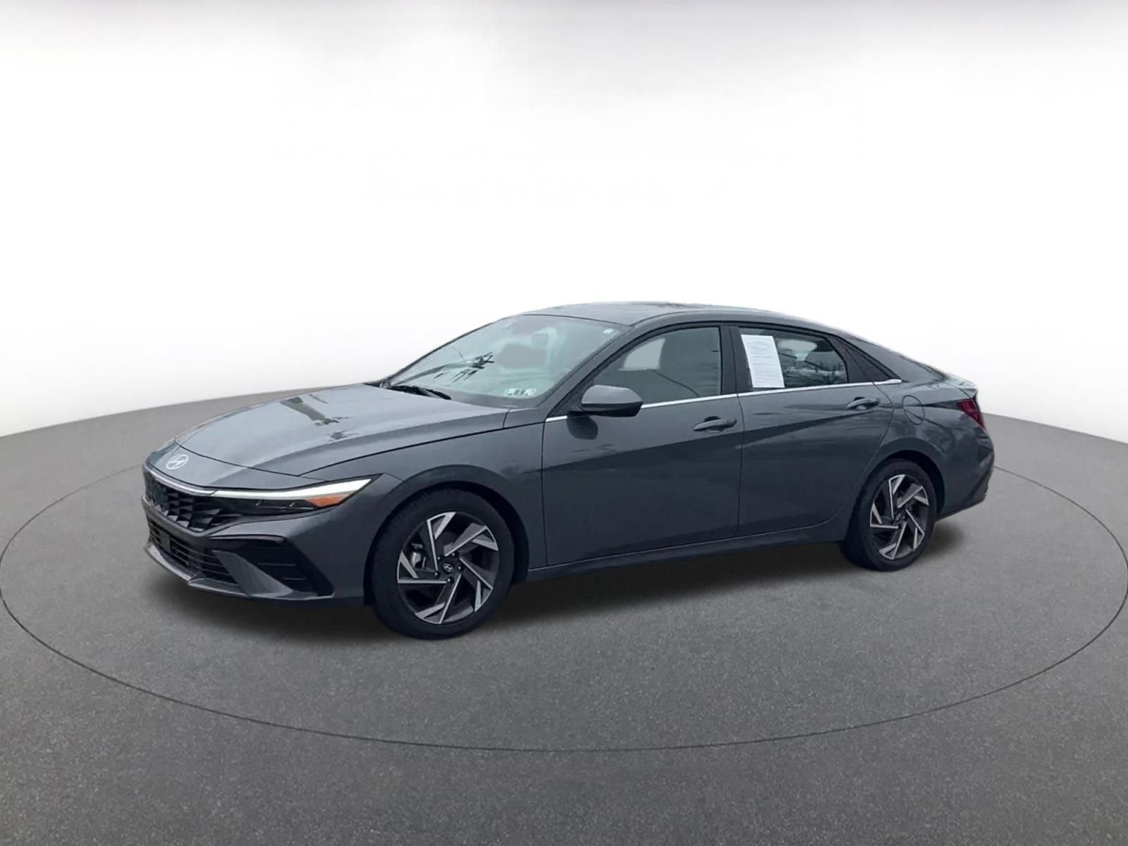 Used 2025 Hyundai Elantra SEL image 8