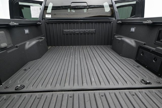 Used 2024 Toyota Tacoma Limited w/ Limited Package (LT) AWD/4WD image 16