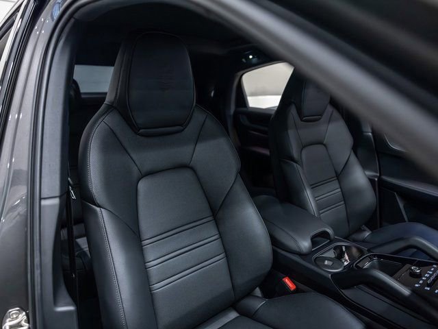 New 2026 Porsche Cayenne Coupe image 33