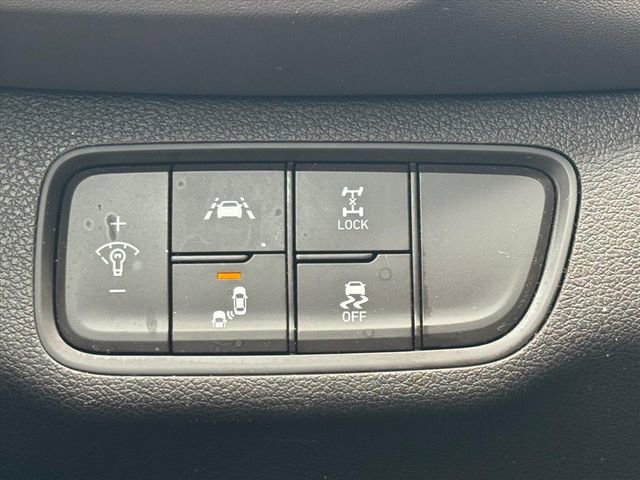 Used 2020 Hyundai Santa Fe SEL AWD/4WD image 16