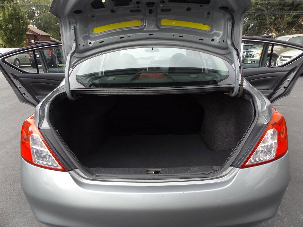 Used 2012 Nissan Versa S w/ Cruise Control Pkg FWD image 27