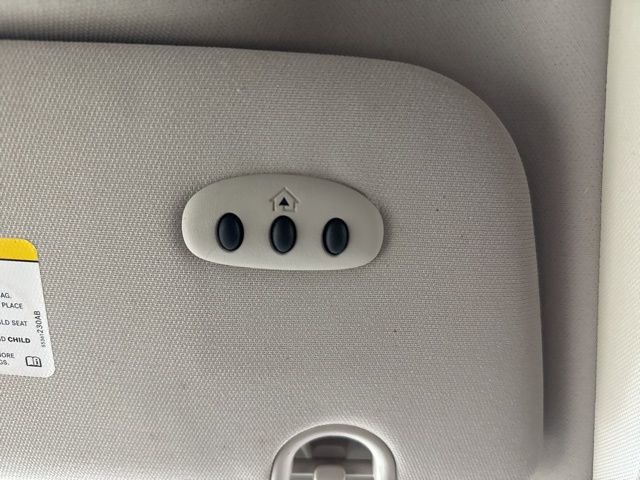 Used 2013 Chrysler Town & Country Touring image 48