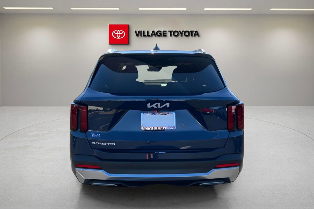 Used 2025 Kia Sorento SX image 4