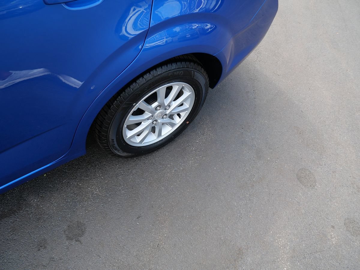 Used 2018 Chevrolet Sonic LT FWD image 35