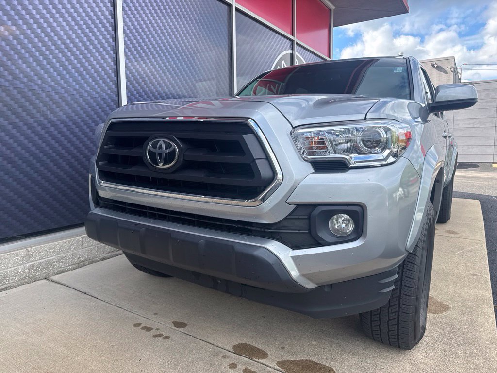 Used 2023 Toyota Tacoma SR5 AWD/4WD image 18