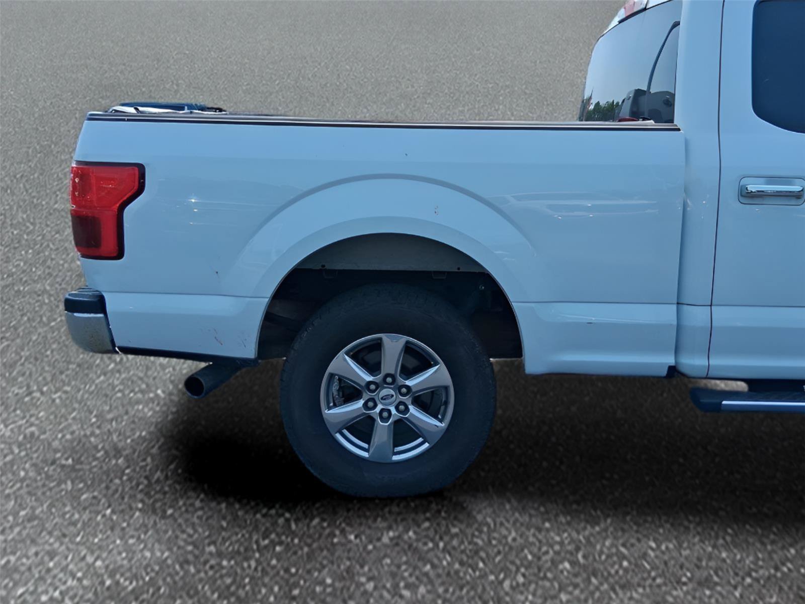 Used 2019 Ford F150 XLT w/ Equipment Group 302A Luxury AWD/4WD image 8