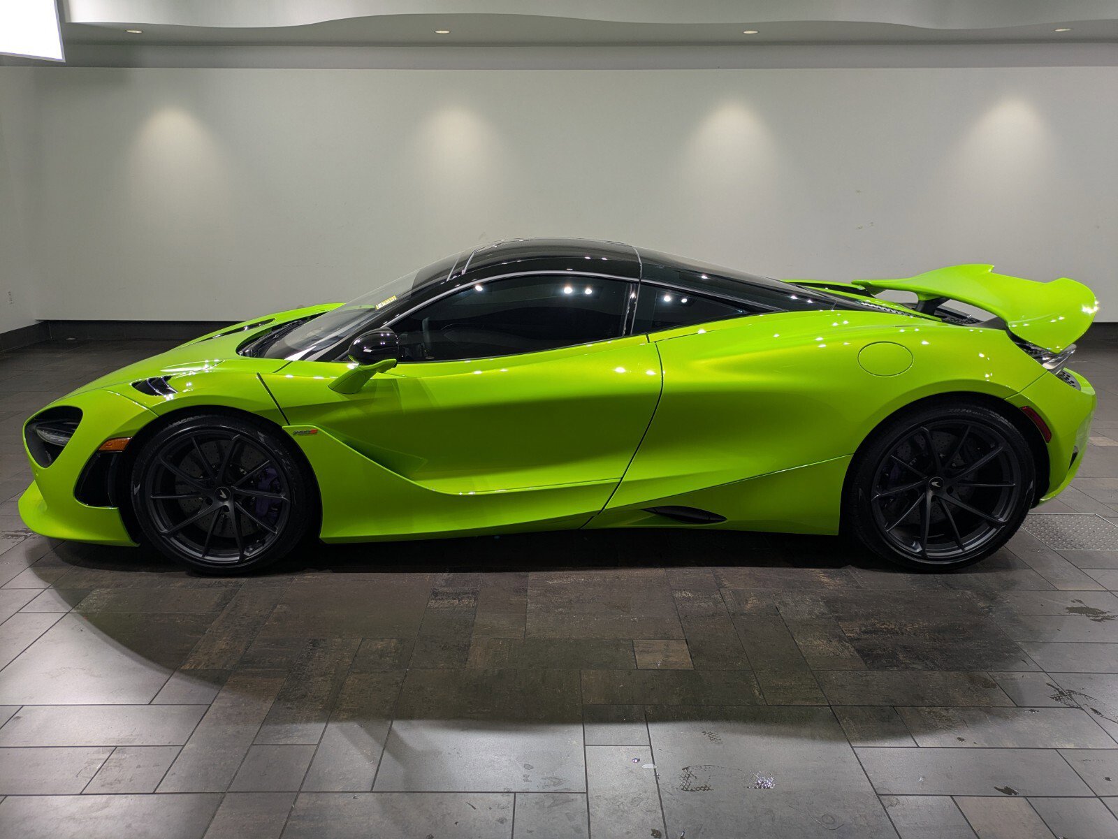 Used 2024 McLaren 750S image 3