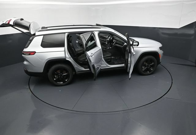 Used 2023 Jeep Grand Cherokee L Laredo AWD/4WD image 30