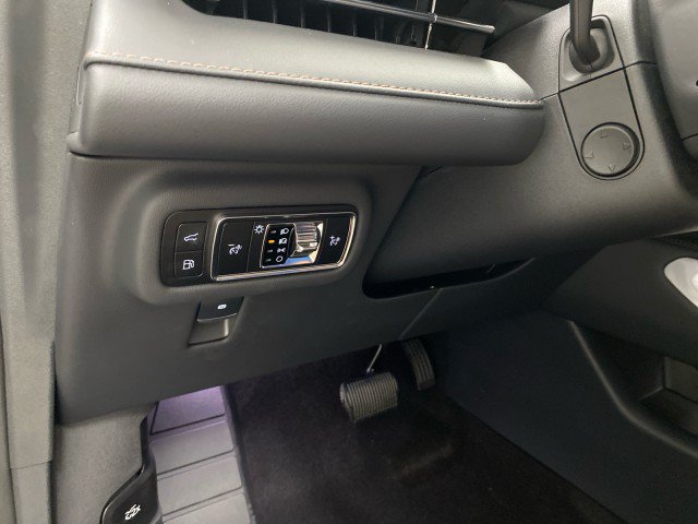 New 2026 Lincoln Nautilus Premier w/ Equipment Group 102A AWD/4WD image 17