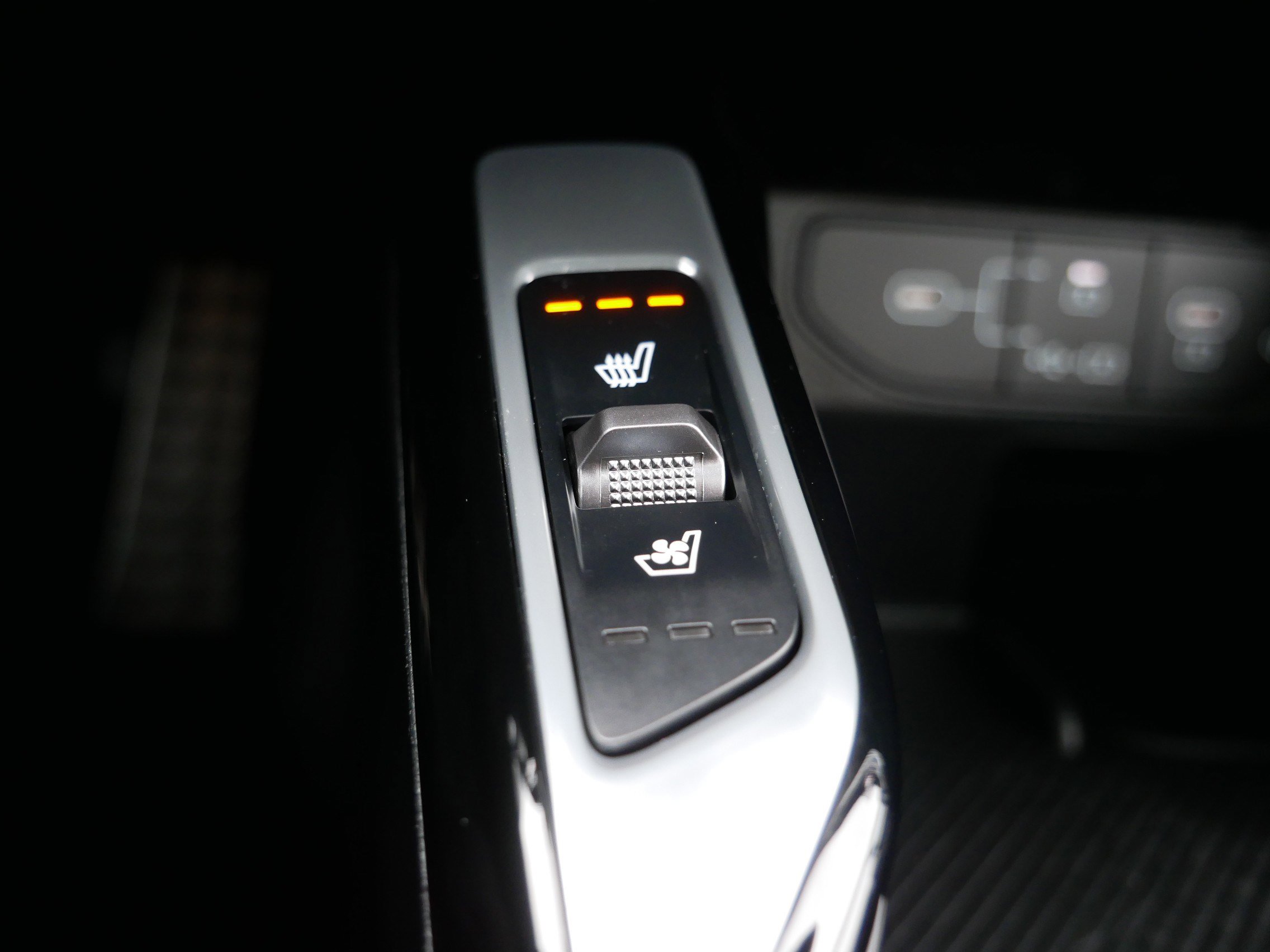 Used 2024 Kia Sorento SX Prestige w/ Olive Brown Leather Package image 25