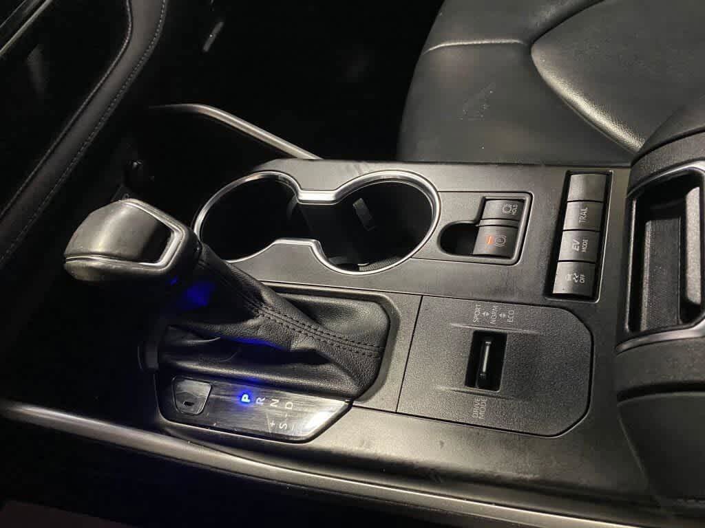 Used 2021 Toyota Highlander XLE image 30