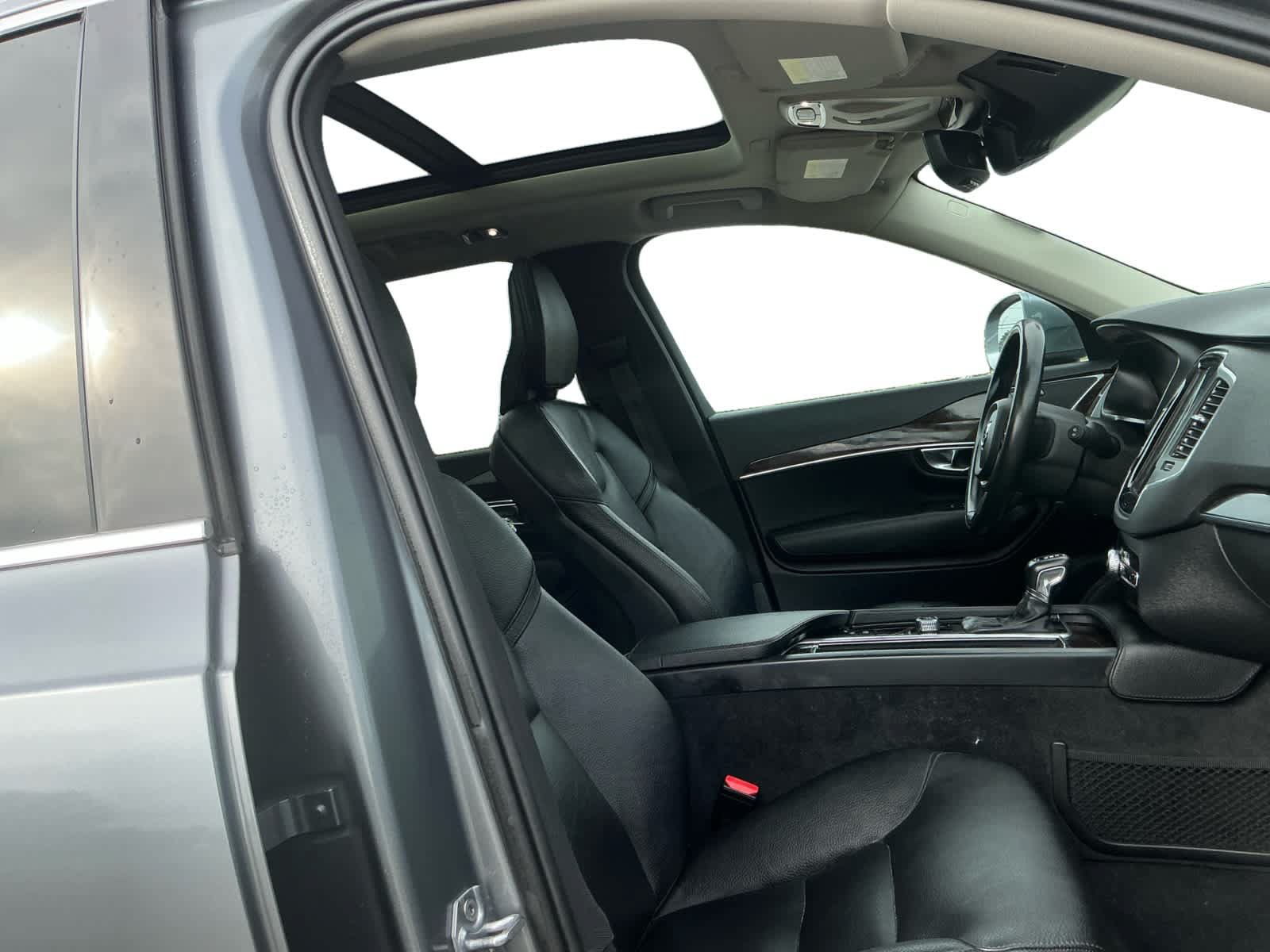 Used 2019 Volvo XC90 T6 Momentum w/ Advanced Package AWD/4WD image 15