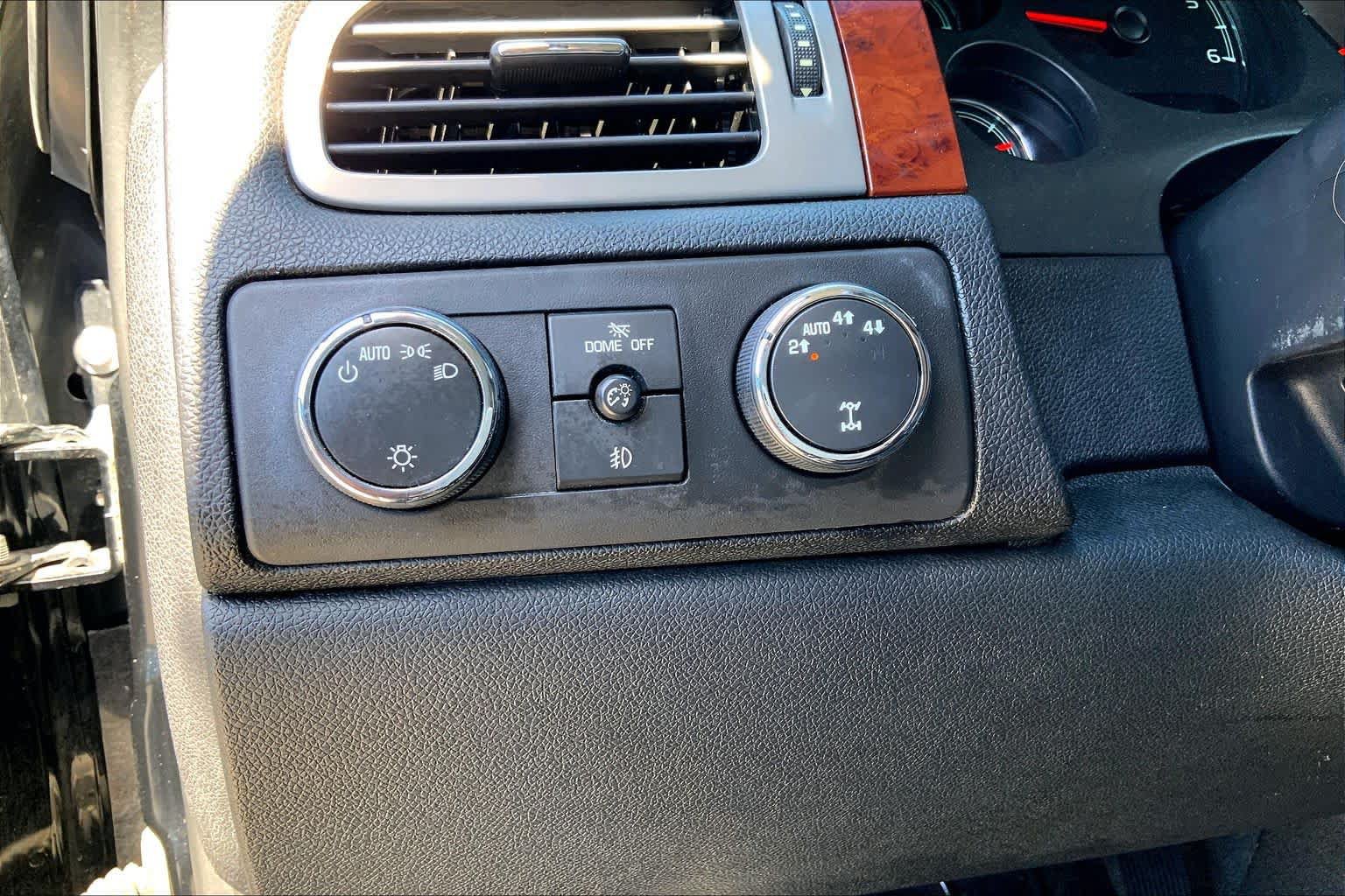 Used 2011 Chevrolet Tahoe LTZ AWD/4WD image 34