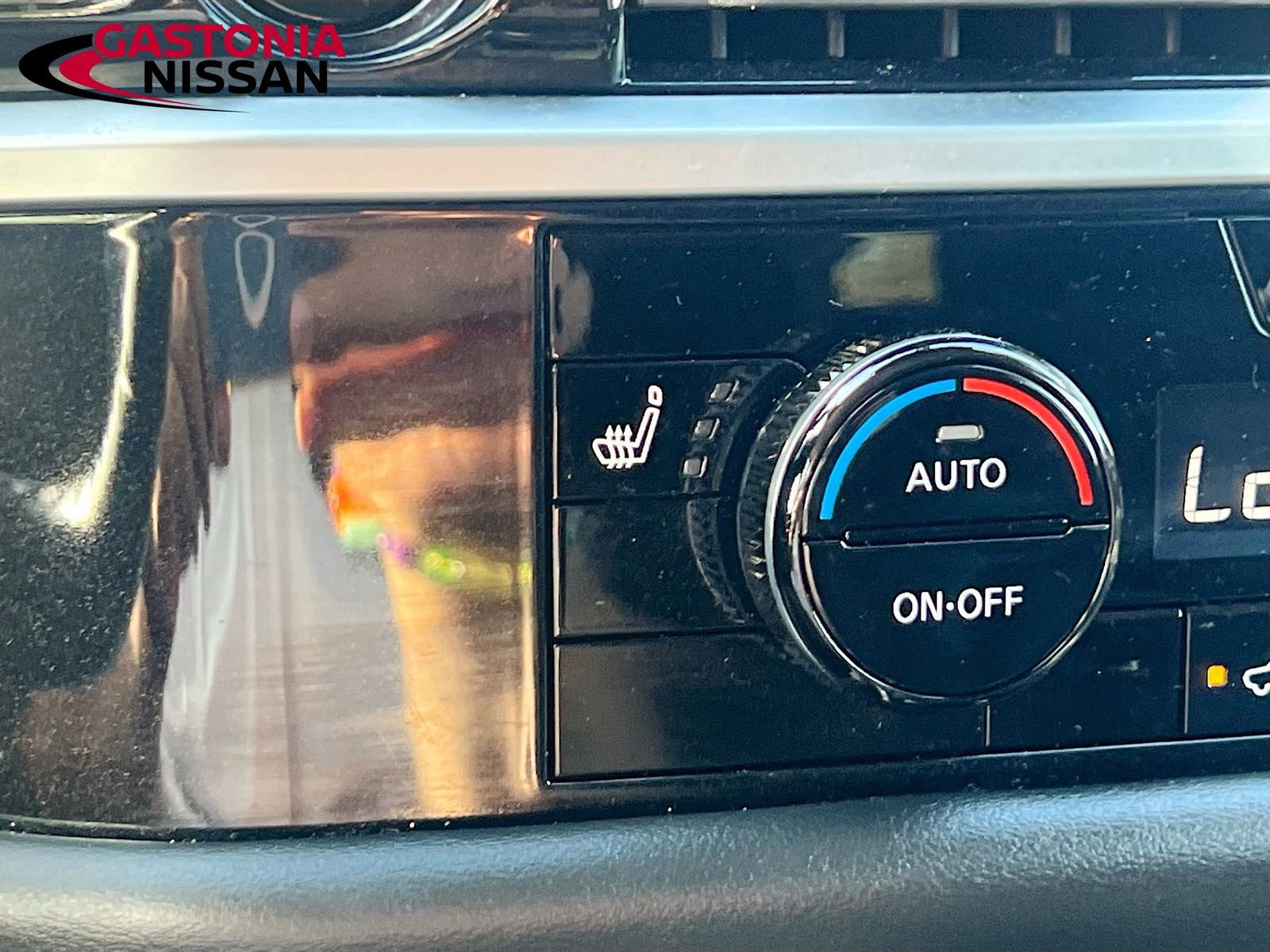 Used 2025 Nissan Pathfinder SL image 27