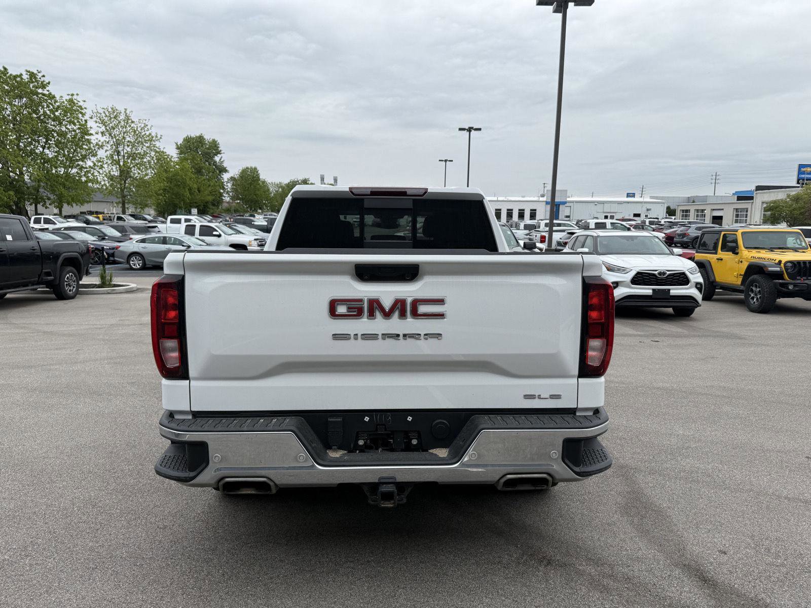 Used 2024 GMC Sierra 1500 SLE w/ Preferred Package AWD/4WD image 4