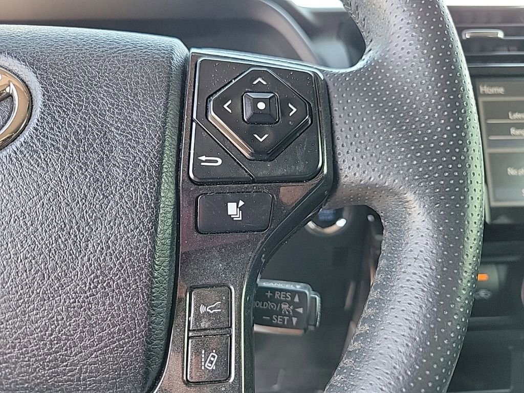 Used 2022 Toyota 4Runner TRD Off-Road AWD/4WD image 23