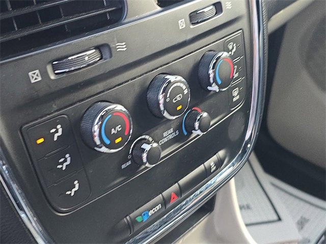 Used 2020 Dodge Grand Caravan SXT image 26