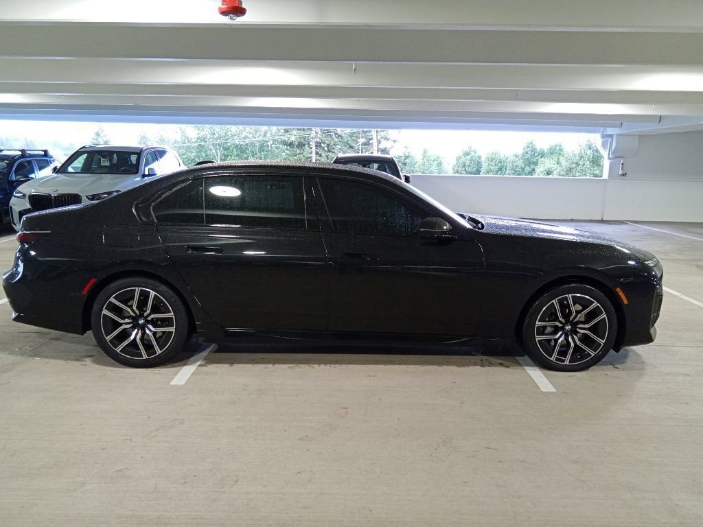 Certified 2024 BMW 740i RWD image 4